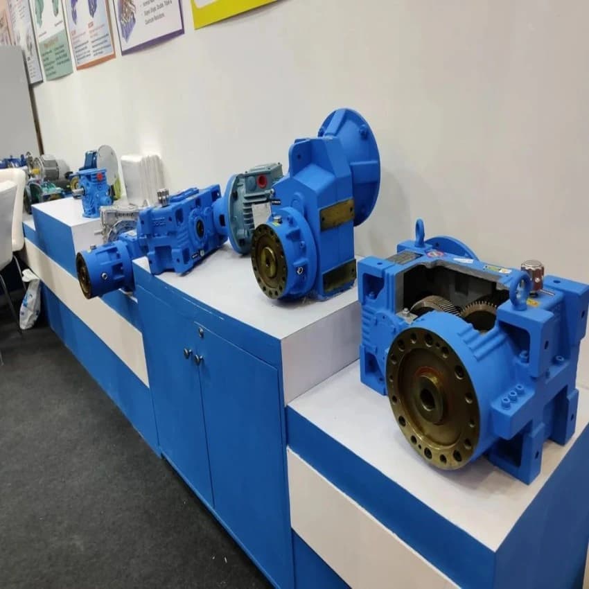 Mild Steel Industrial Reduction Gearbox, Bevel