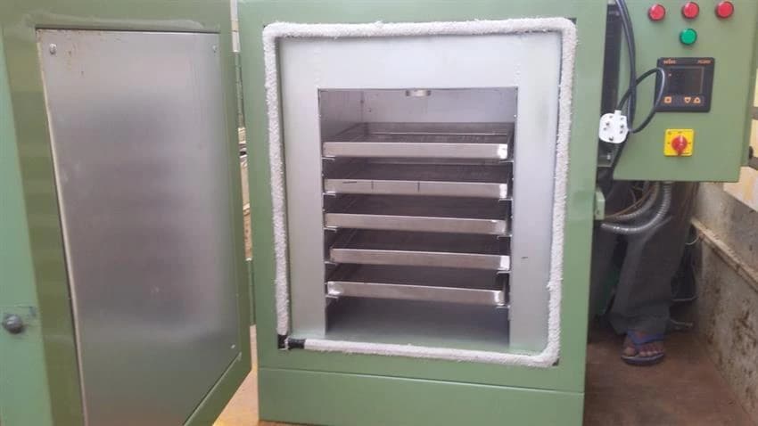Mild Steel Semi-Automatic Dryer Machine, Capacity: Upto 50 kg