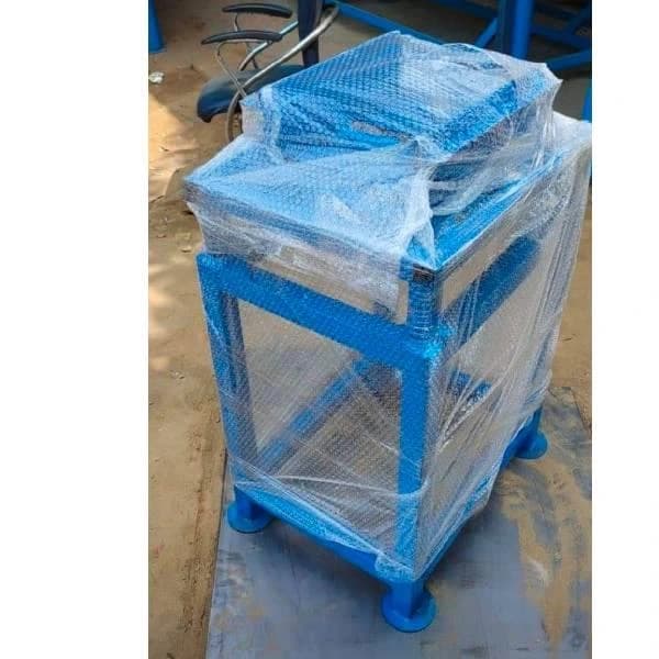 D moulding machine