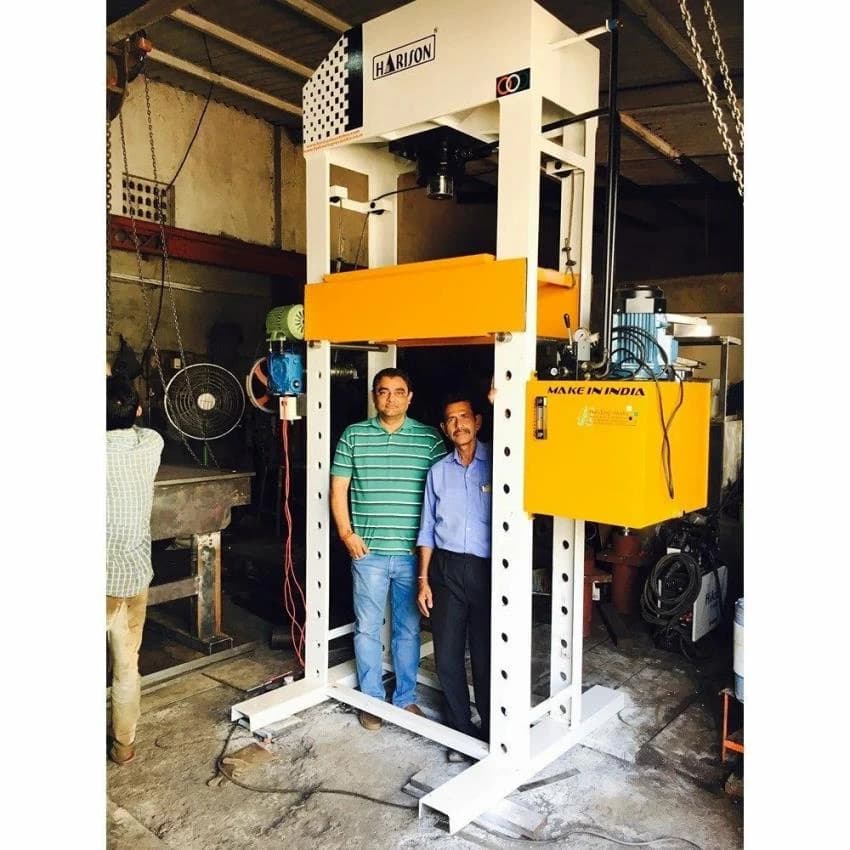 Harison Molding Hydraulic Press, 380 V