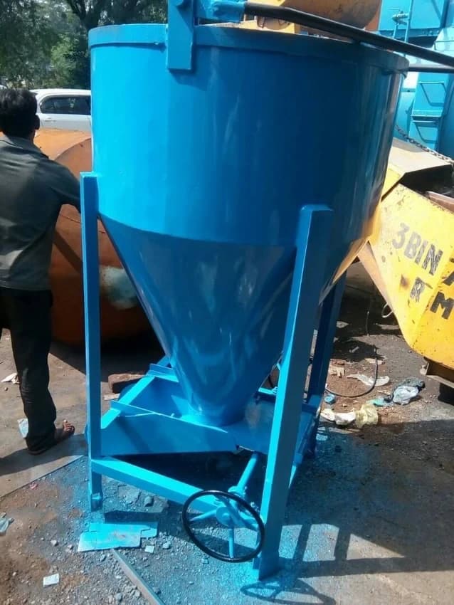 Concrete Buckets For Tower Crane, Capacity: 0.3 Cubm