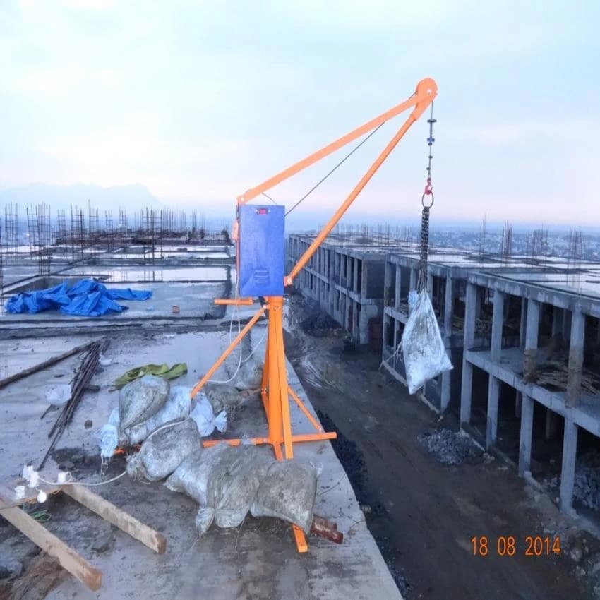 Mini Tower Crane For Construction Sites, Capacity: 5 Ton