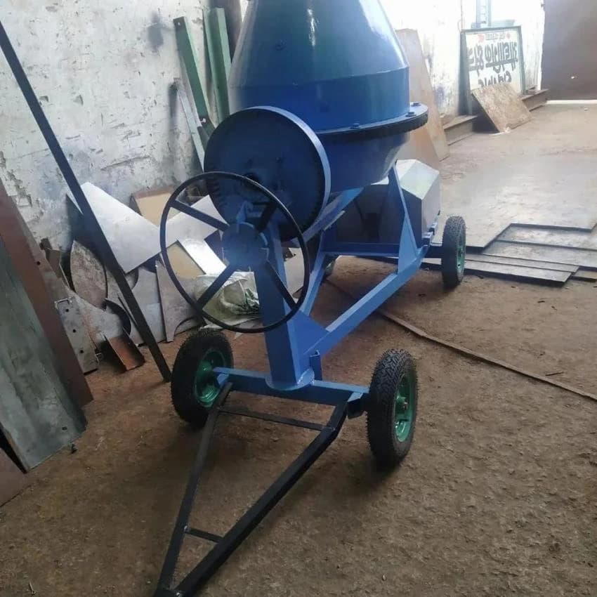 Engine/Electric Portable Concrete Pole Machine, 2250 kg, Capacity: 10/7 Cft 1.5 Bag