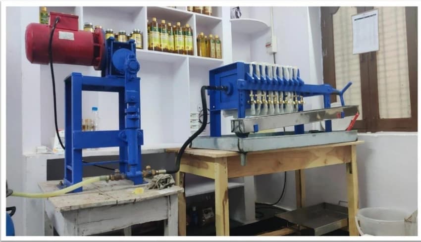 Oil Filter press Machine, Automation Grade: Manual