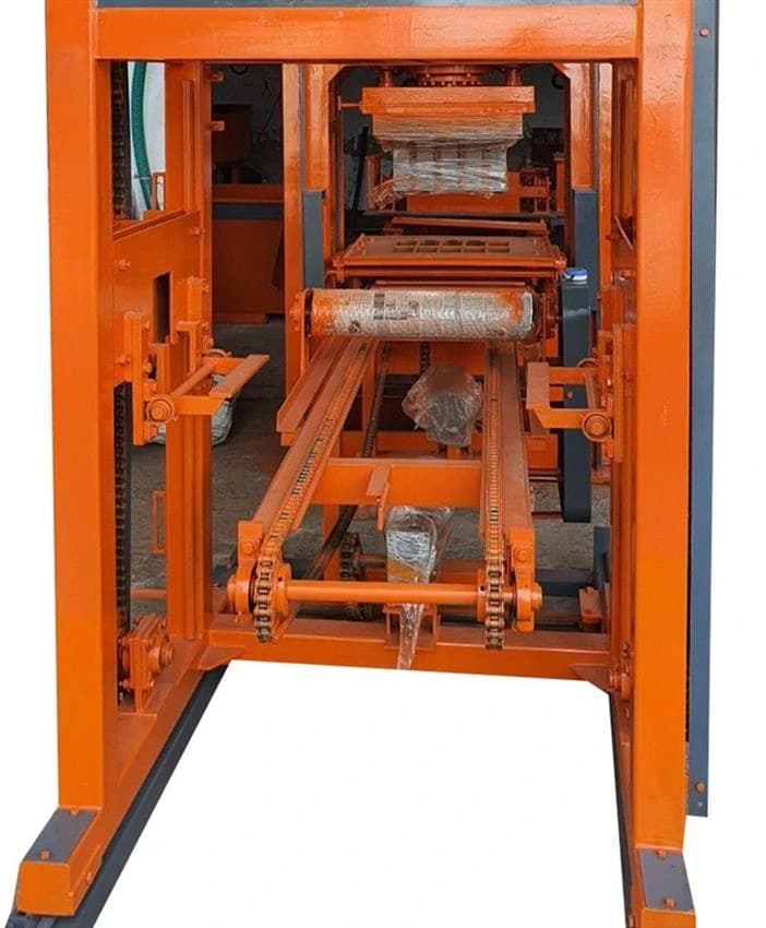 Mild Steel Solid Hydraulic Brick Making Machine
