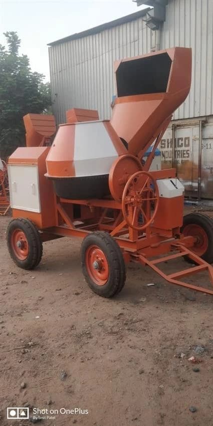 Diesel Engine Hydraulic Concrete Mixer Machine, Drum Capacity: 500 L