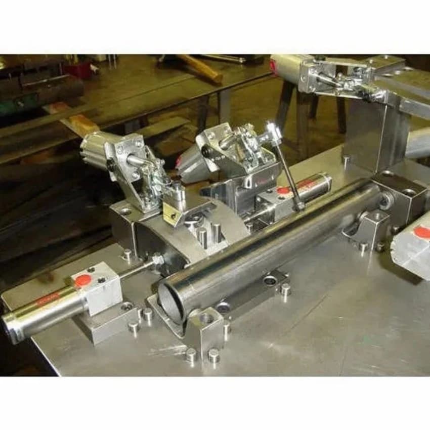 Plain Pneumatic Fixtures Service, Automation Grade: Semi-Automatic