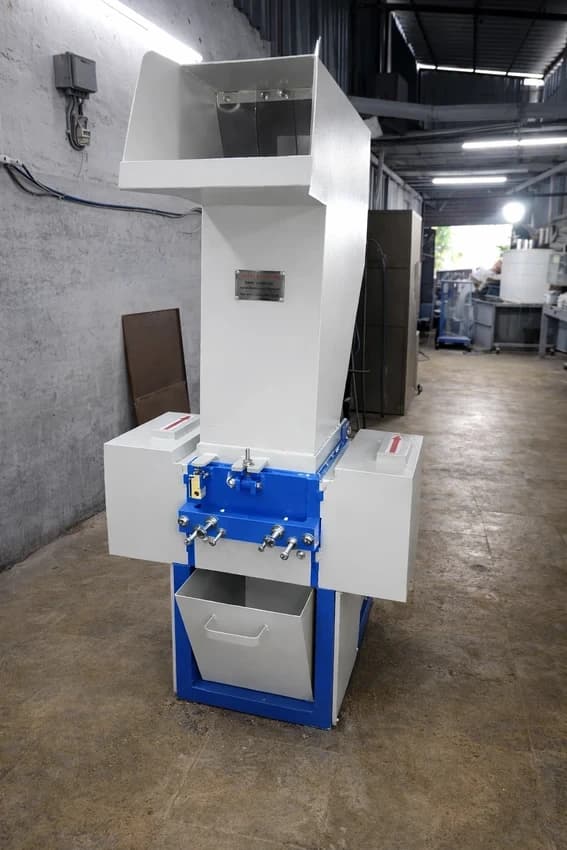 High speed Plastic Bottle Crusher Machines, Output capacity: 60-70kg/hr, Automation grade: Semi automatic