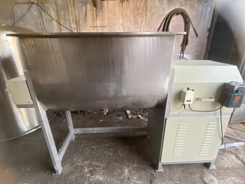 Semi-Automatic Mild Steel Chemical Powder Mixer, Capacity: 1000-10000L