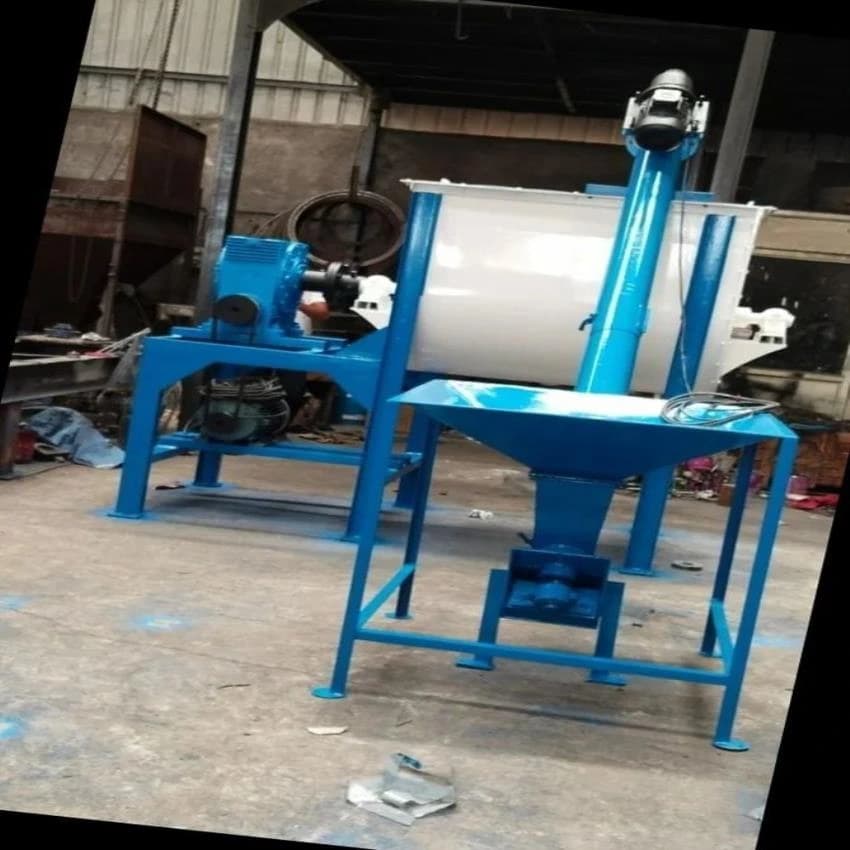 SS Industrial detergent blender, Automation Grade: Semi Automatic, Capacity: 300 kg/hr