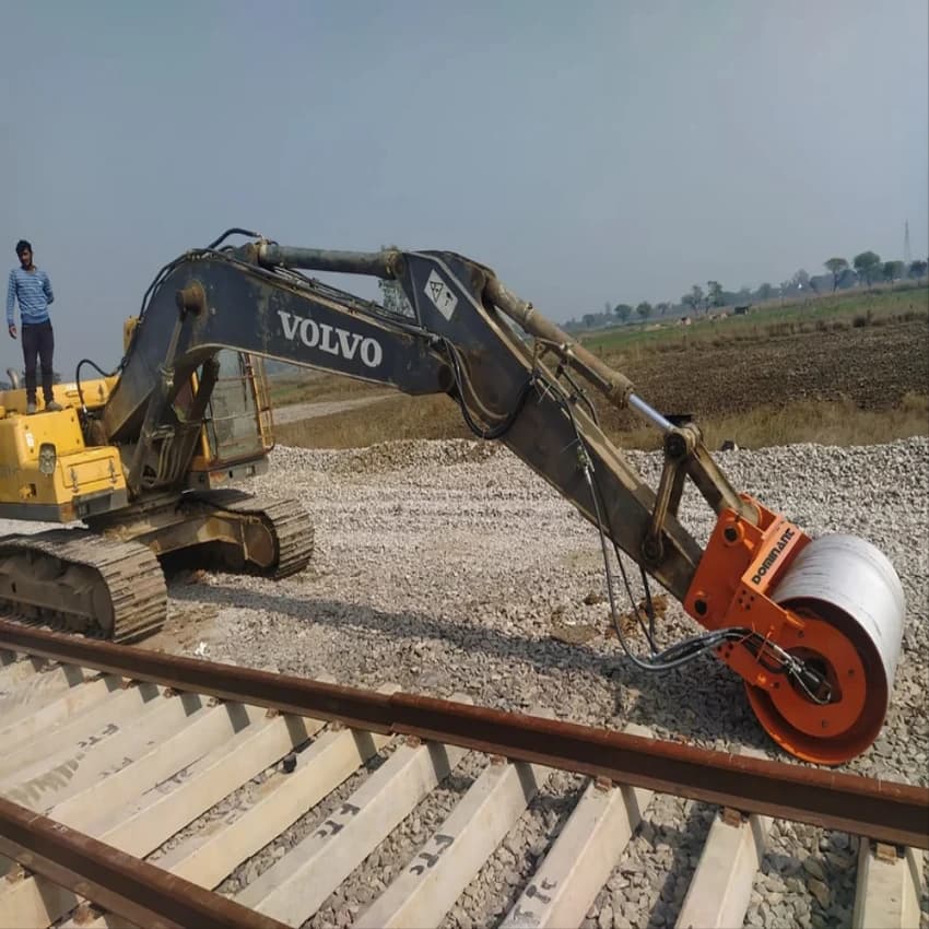 Excavator Drum Compactor, For Construction