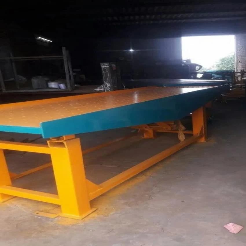 Vibrating Table, For Industrial