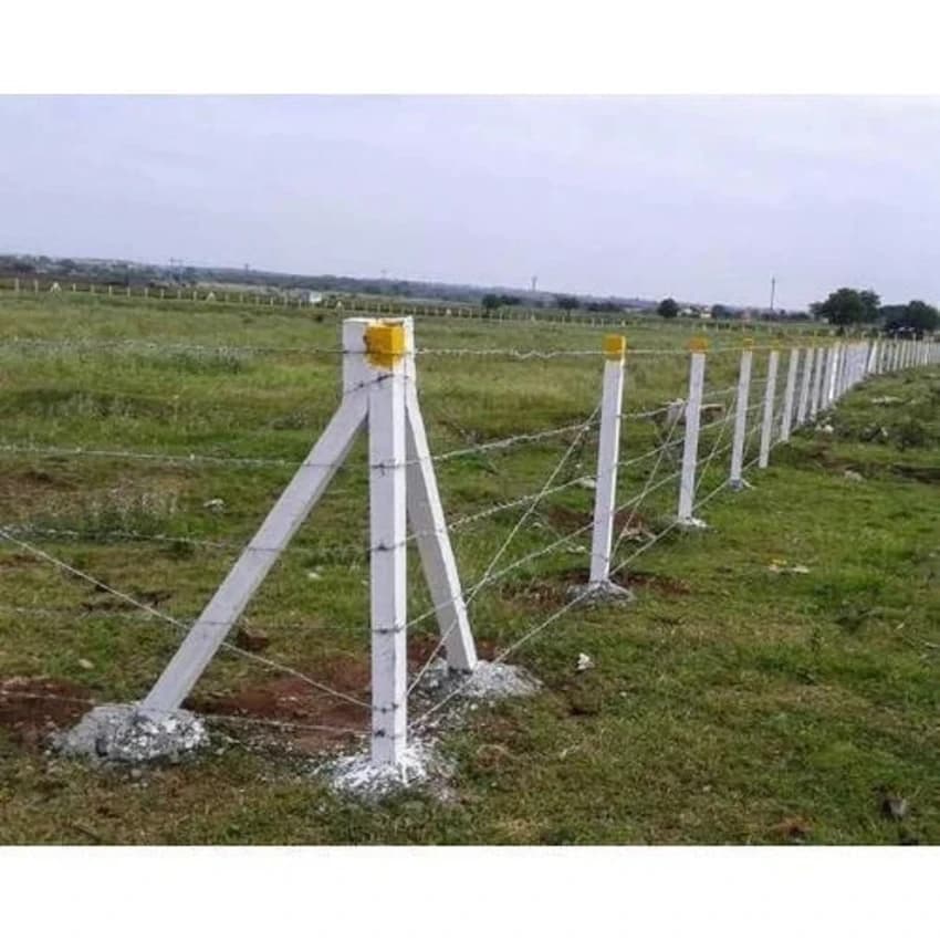 5.5 Feet RCC Fencing Pole