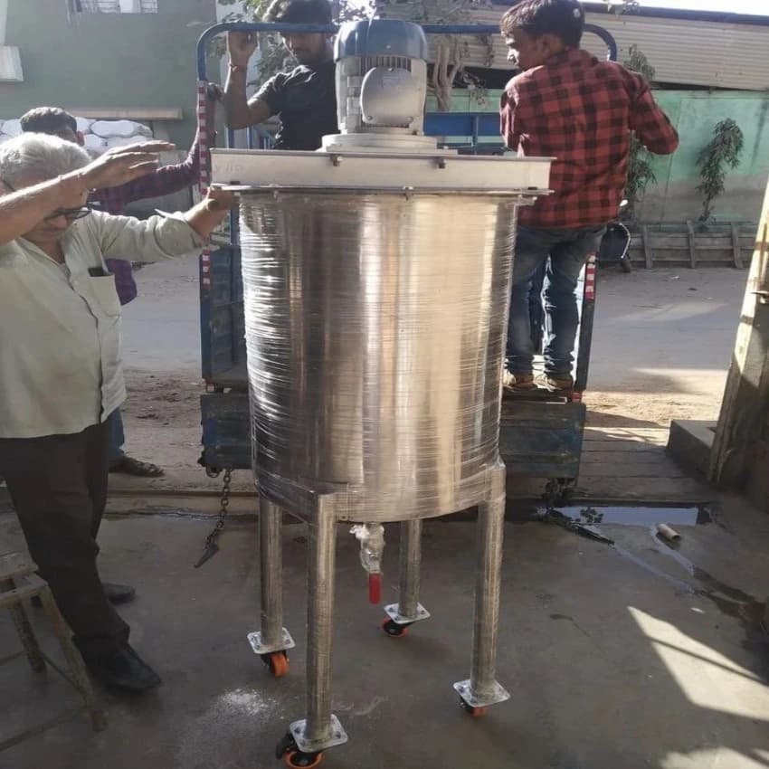 Water Mixing Tank, Capacity: 1000-5000 L
