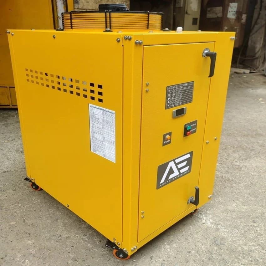 Three Phase Chiller For Pet Blowing Machine, Air-Cooled, Capacity: 2.5 Tr