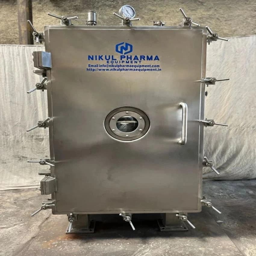 Vacuum Tray Dryer