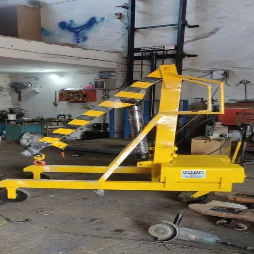 Yellow Hydraulic Floor Crane, Max Height: 0-20 feet, Capacity: 0-5 ton