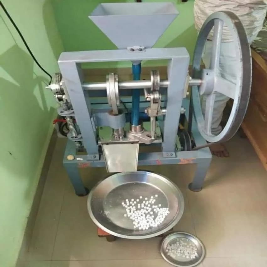 Single Iron Kapoor Tablet Making Machine, 100-150 strokes/min, Model Name/Number: Osi