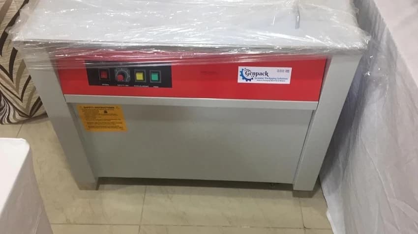 Semi Automatic Box Strapping Machine