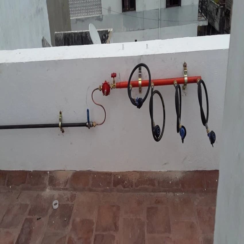 Own Gasline Work Lpg Gas Bank, Size: 1/2 Tata C Class Pipe
