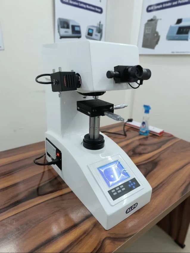 LCD Micro Vicker Hardness Tester Machine, Model Name/Number: AMVH-M, 1%