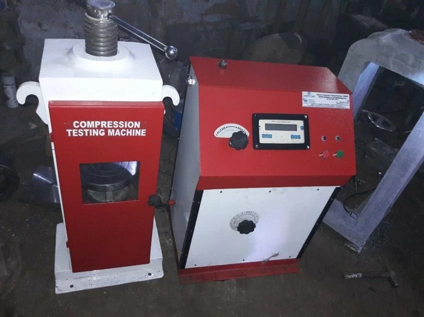 Digital Compression Testing Machine, Capacity: 2000 Kn