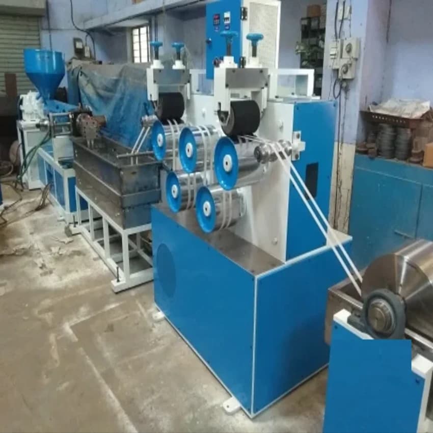Pet Box Strapping Extrusion Line,, Capacity: 100 kg/hr, Model Name/Number: HE75