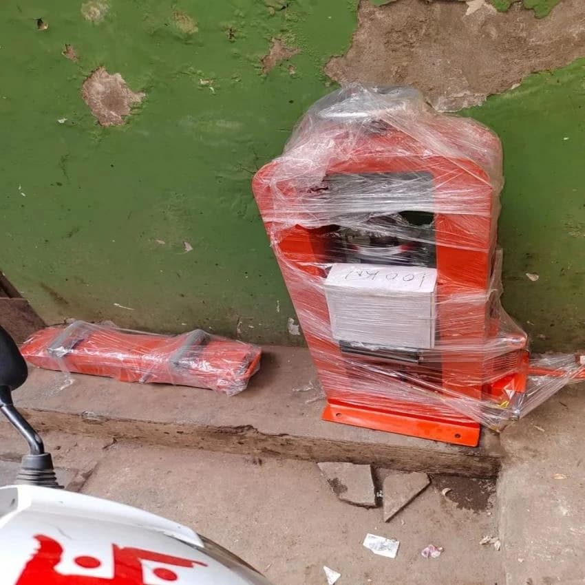 Powder Coating Mild Steel Flexural Testing Machine, Capacity: 100KN