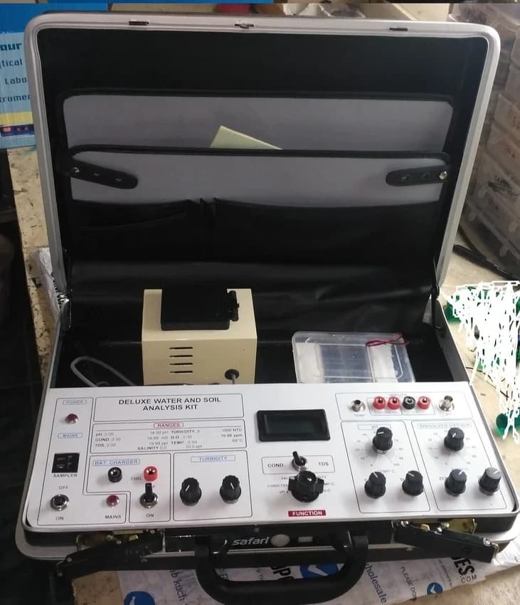 MANTI Digital Water & Soil Analysis Kit 6 Parameter, For Industrial Use
