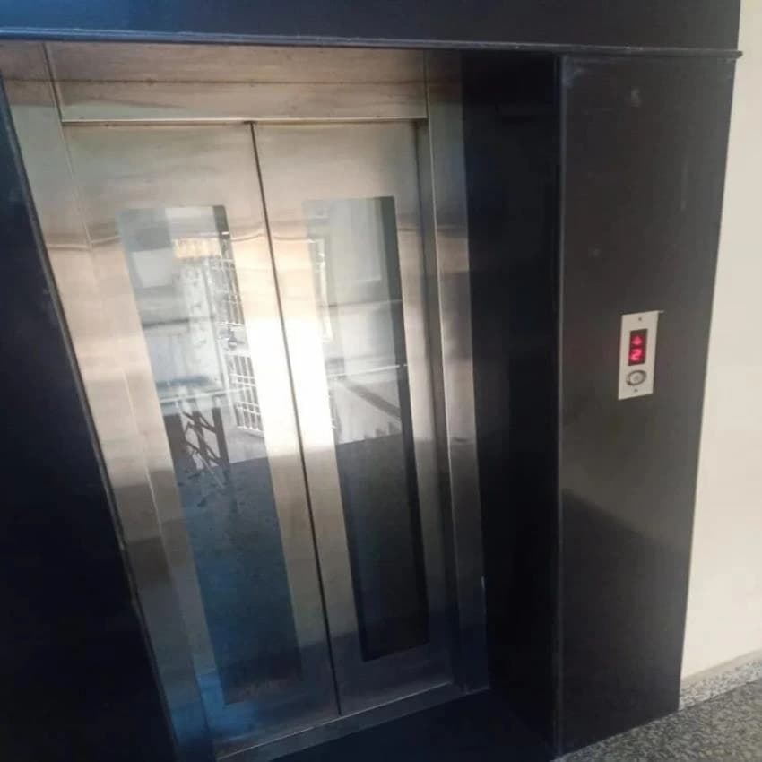 13 Persons Passenger Elevator, With Machine Room, Maximum Speed: 1 M/S