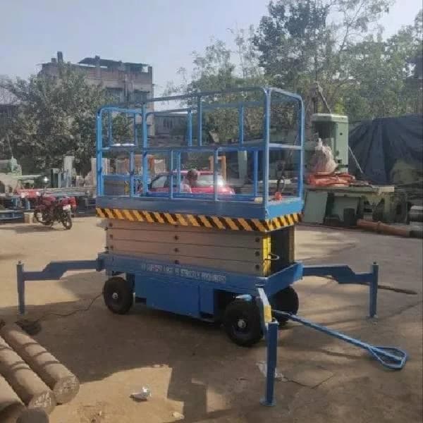 Self Propelled Scissor Lift