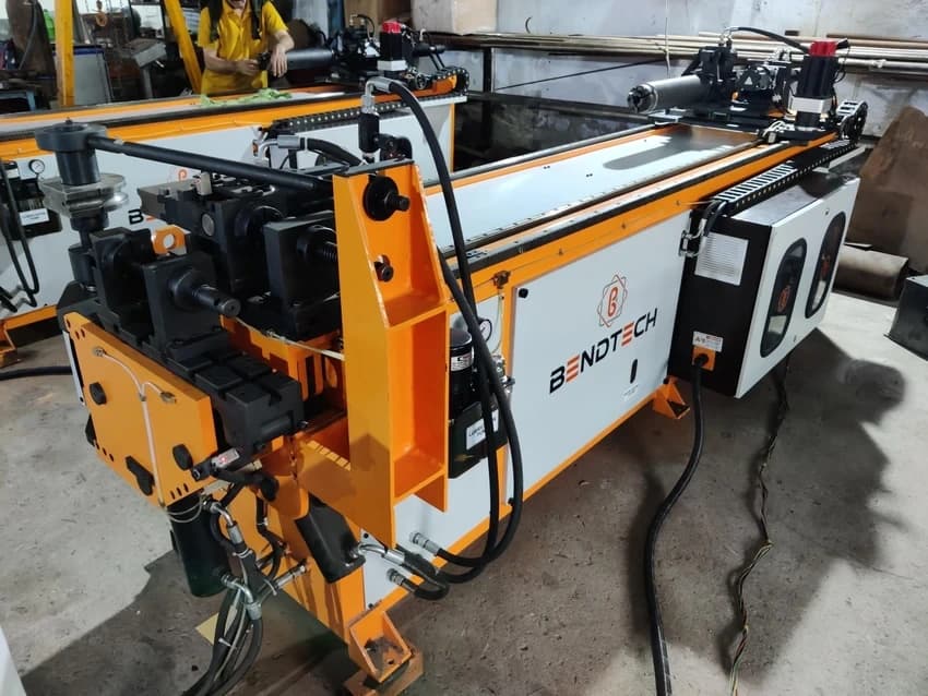 Mild Steel Automatic CNC Tube Bending Machine