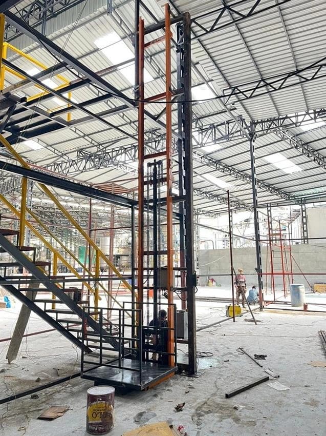 Goods Handling Lift