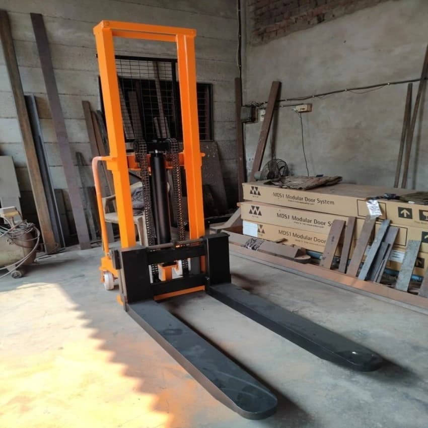 2 Ton 1.6 Mtr Hydraulic Manual Stacker, For Industrial