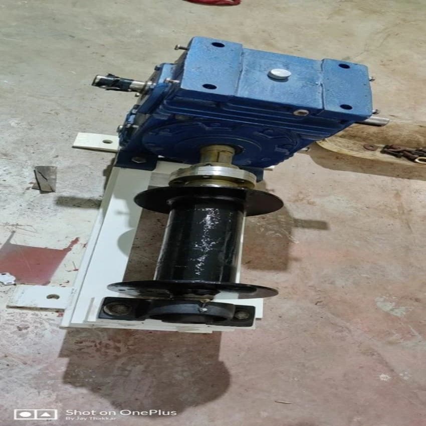 Jayon Engineers N A Hand Operated Winch Machine, For Industrial, Capacity: 2 T