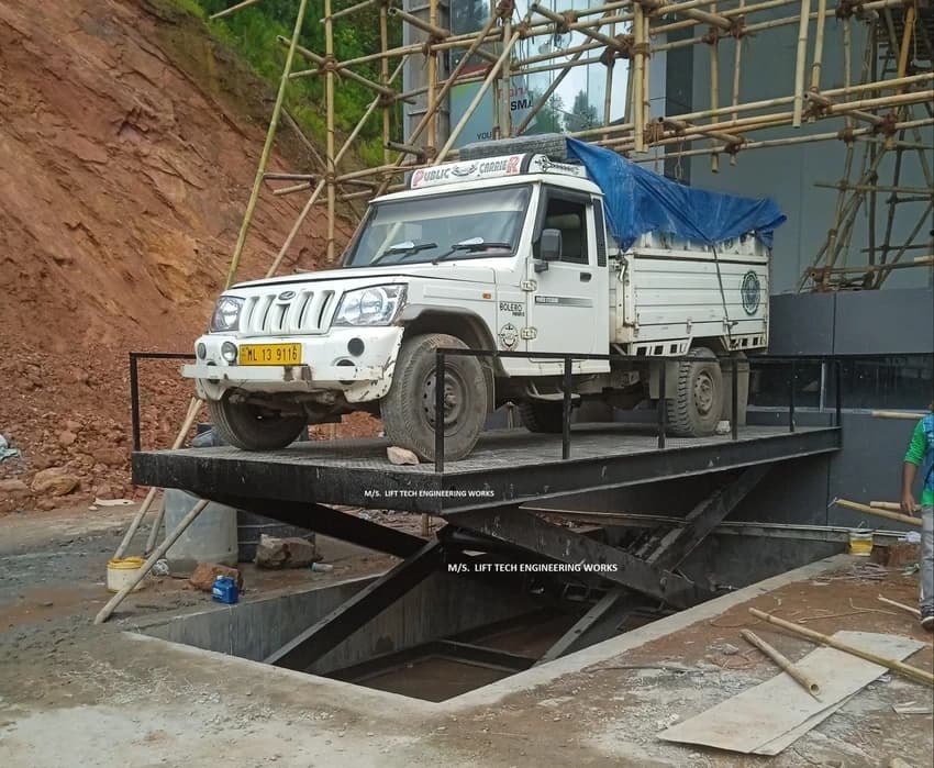 LTEW03 Electric Hydraulic Scissor Lift Table, Working Height: 10 feet, Capacity: 2-3 ton