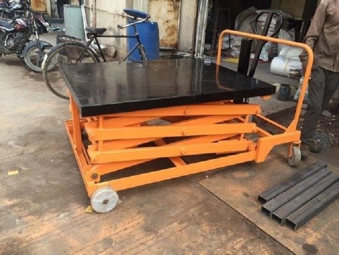Sureka Scissor Lift, Working Height: 20 feet, Capacity: 0.3-0.5 ton