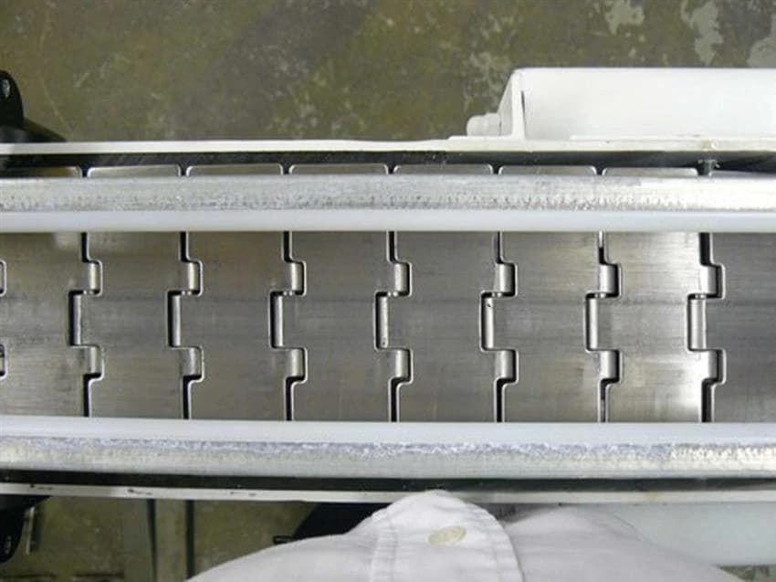 Flat Type Stainless Steel SS Pet Bottle Conveyor, Material Handling Capacity: 100-150 kg per feet