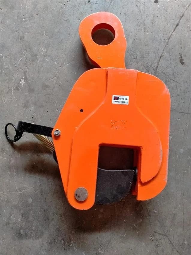 Orange Mild Steel Vertical Plate Lifting Clamp, For Industrial