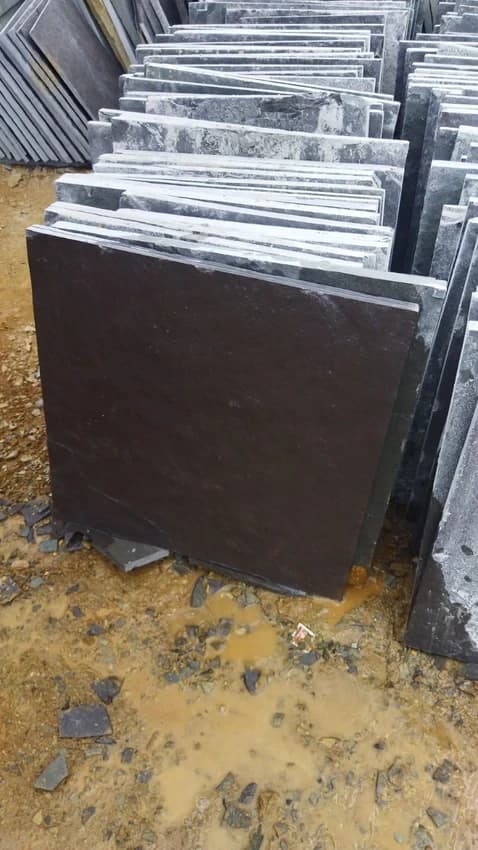 Unpolished Chocolate lime stone, For Flooring, 20 mm