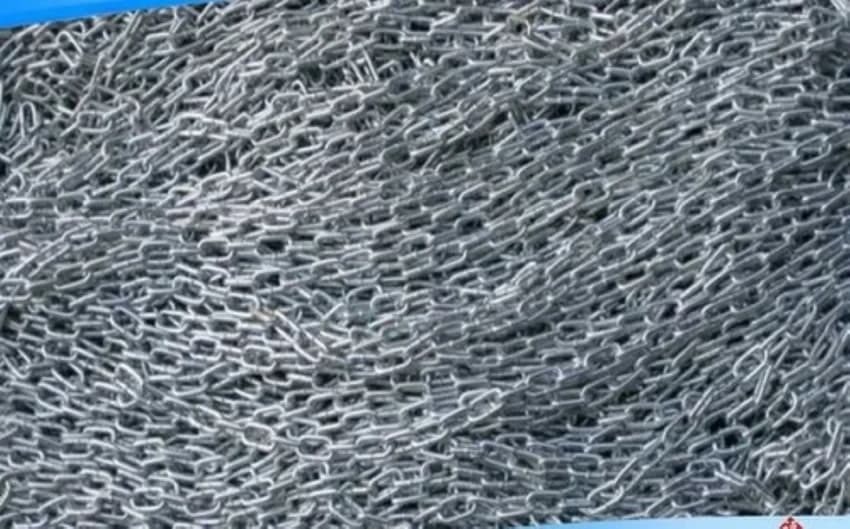 Black alloy chain mat
