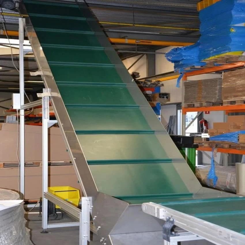 Inclined Belt Conveyor, Capacity: 800 Kg