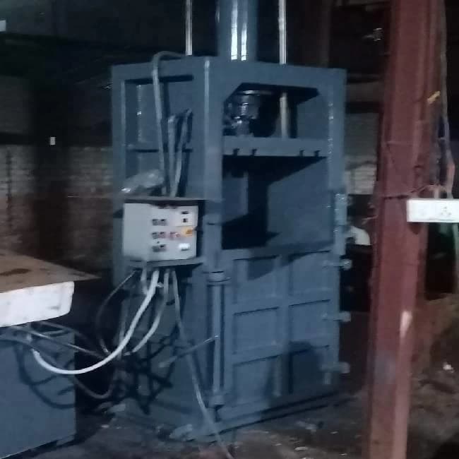 Vertical scrap belling press machine
