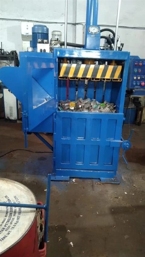 DMT vertical Scrap Baling Press