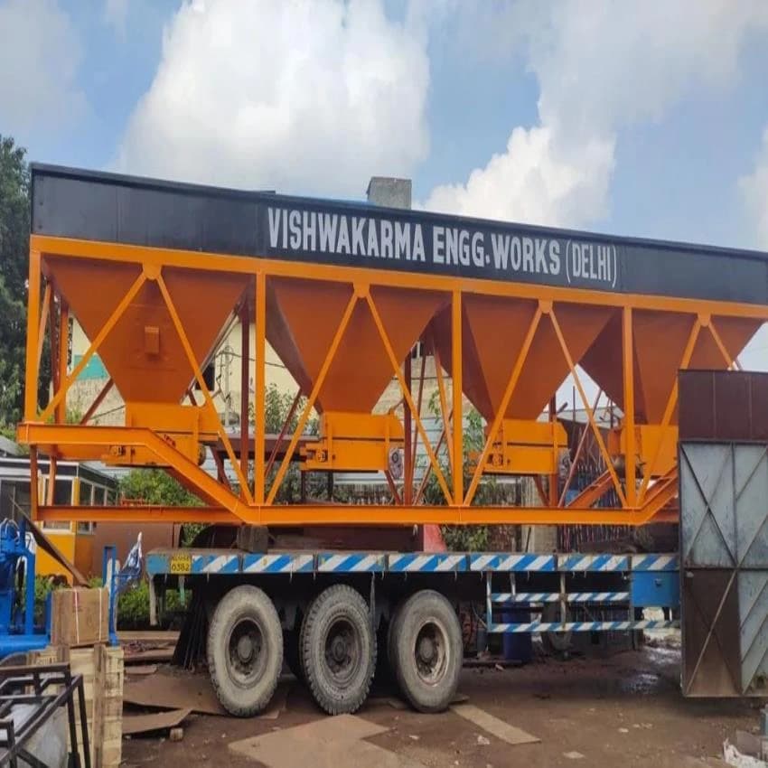 Four Bin Feeder Manufacturer and supplier, Capacity: 40 Tons