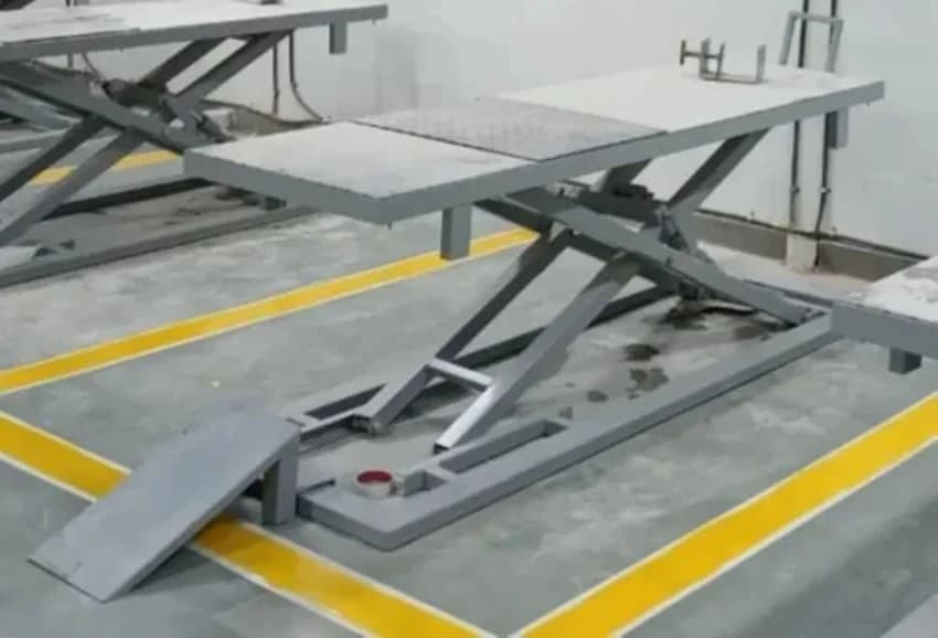 Hydraulic Ramp ., Lifting Capacity: 200 kg, For Two Wheeler