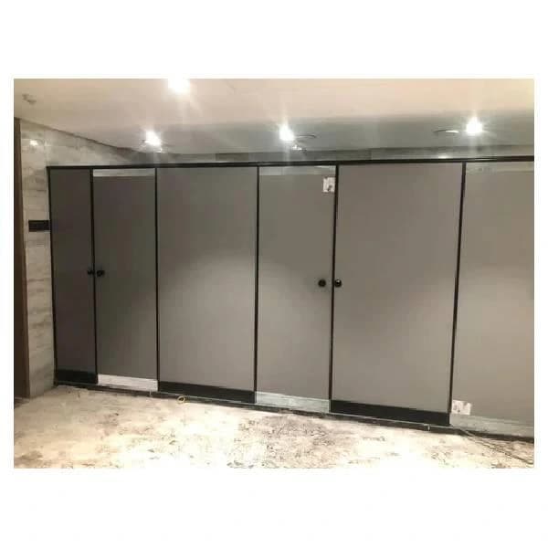 Cubicle Toilet