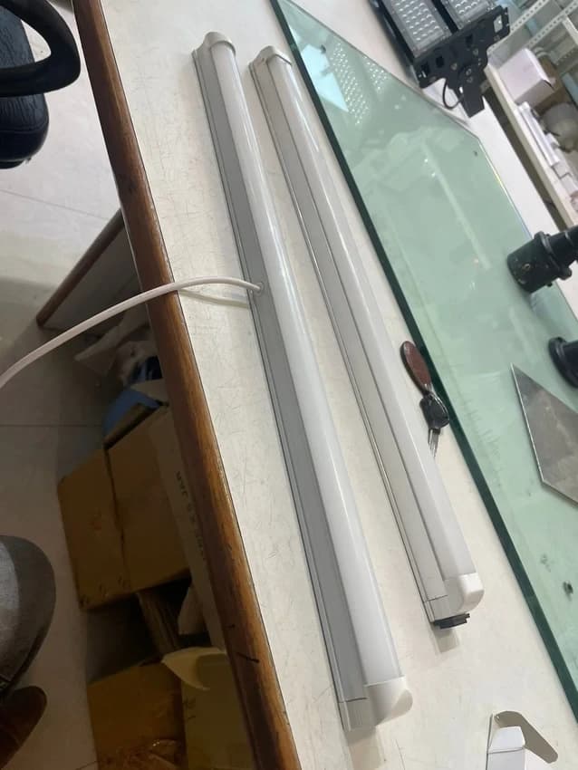 12V 20W Ac Dc Rechargeable Led Tube Light, 4 Feet, Cool Daylight