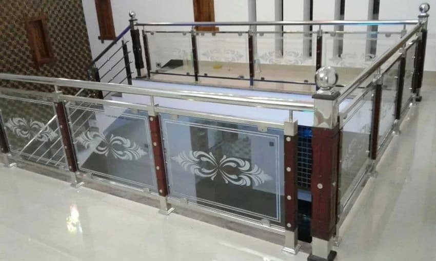 Silver Stairs 10mm Residential Stainless Steel Glass Railing