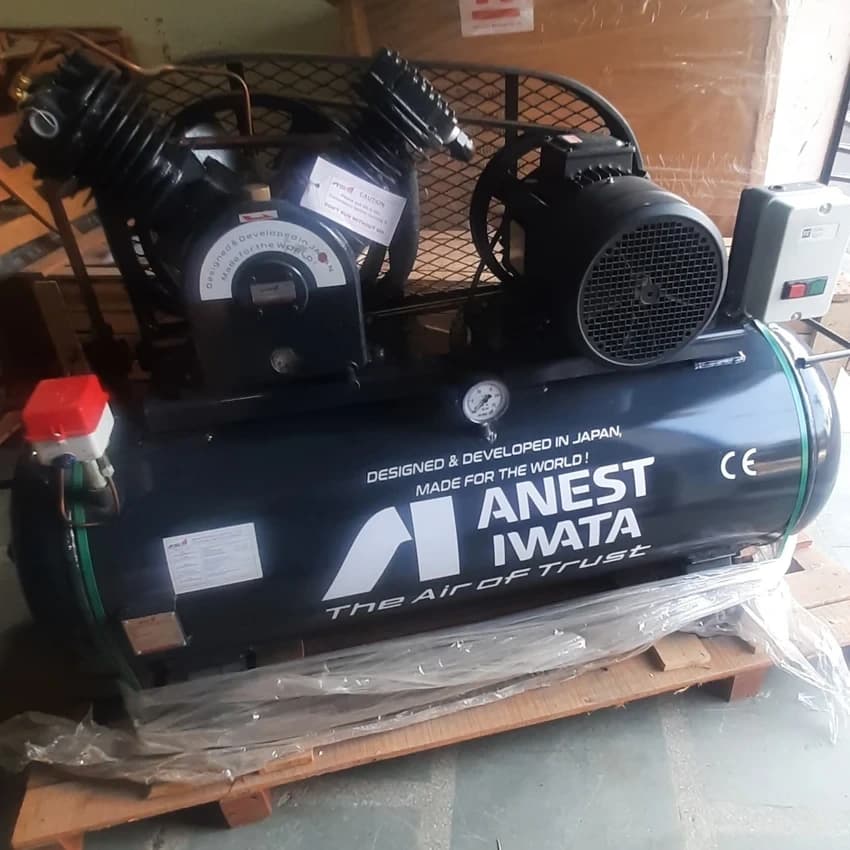 Anest Iwata Reciprocating Air Compressor, 180 Ltr